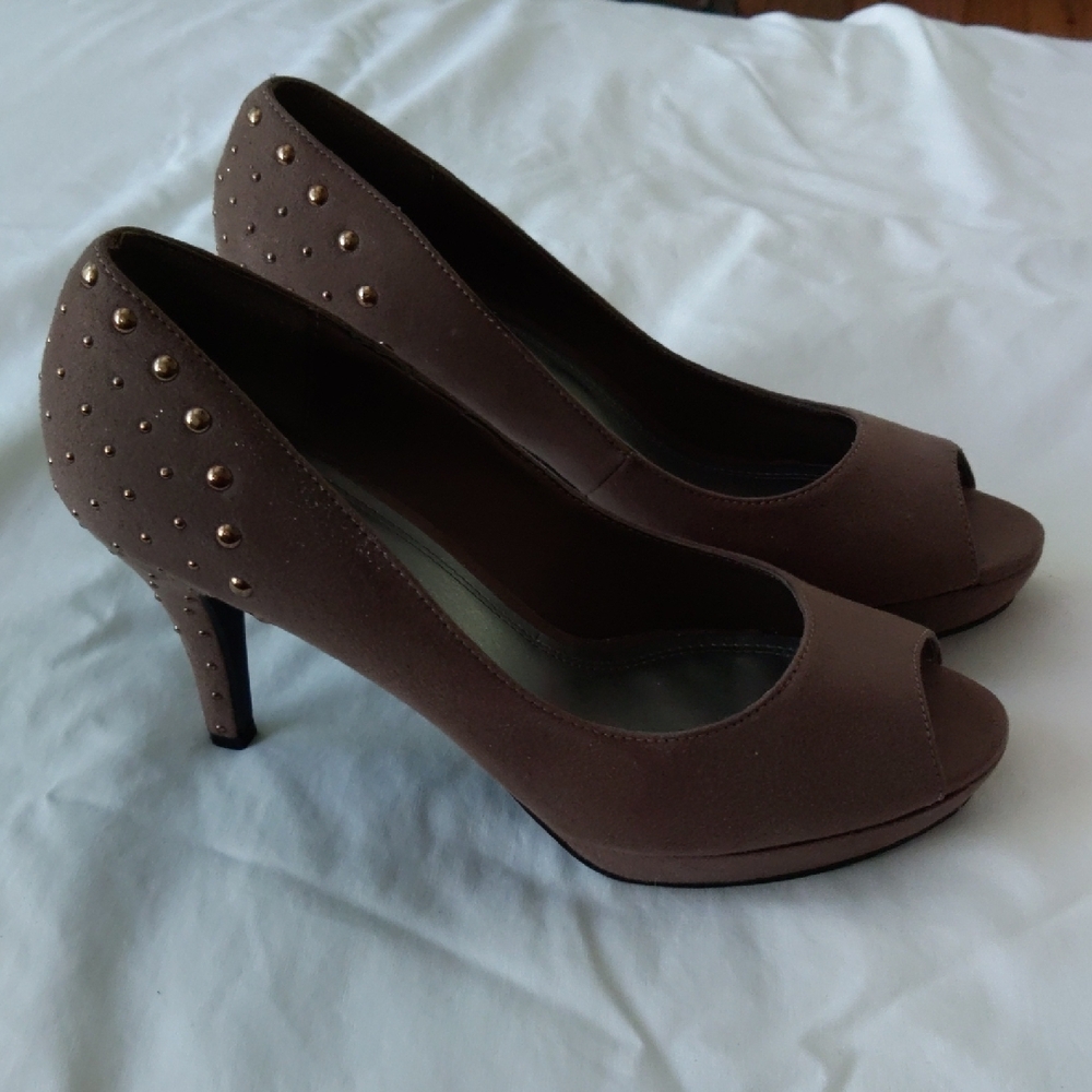 Naturalizer Brown Studded Peep-Toe Heels